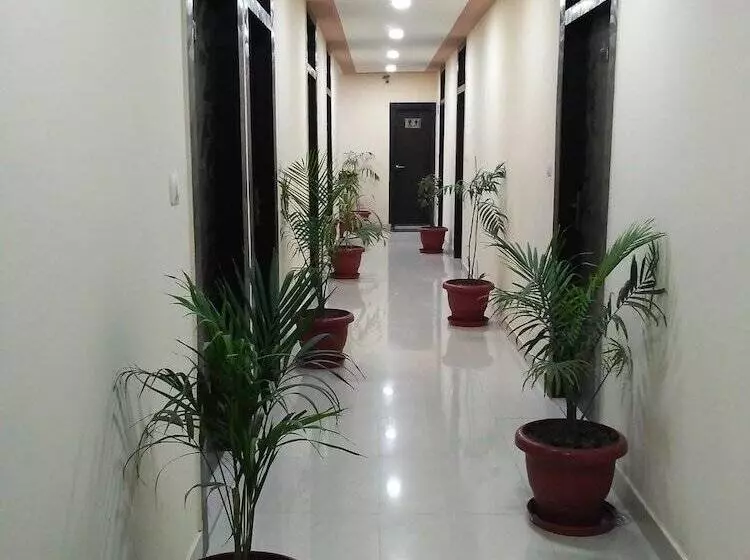 ホテル Utsav Residency