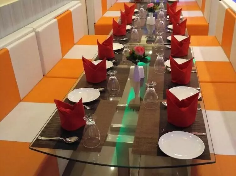 ホテル Utsav Residency