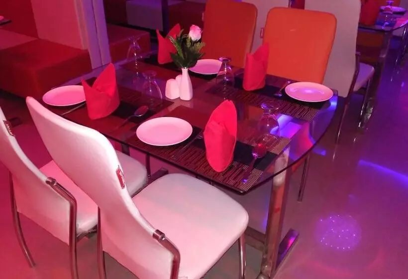 ホテル Utsav Residency