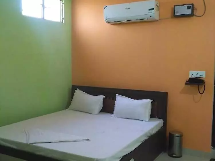 ホテル Utsav Residency