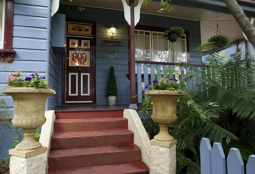 Leura Rose Cottage