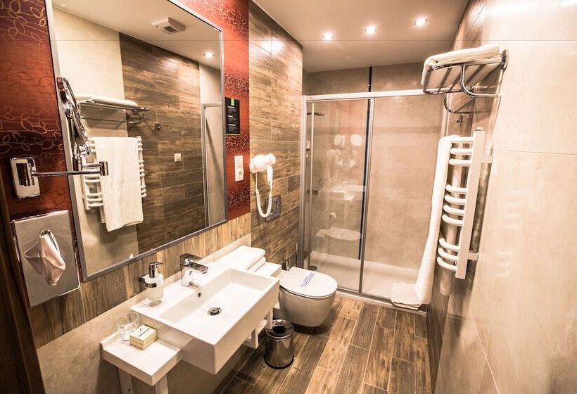 Mineral Hotel Malinowy Raj