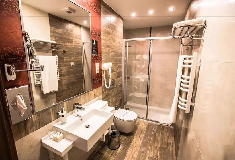 Mineral Hotel Malinowy Raj