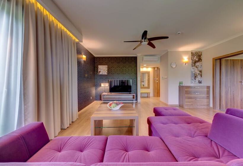 Mineral Hotel Malinowy Raj