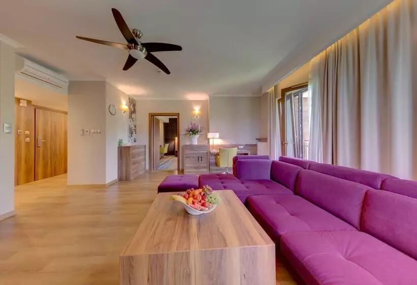 Mineral Hotel Malinowy Raj