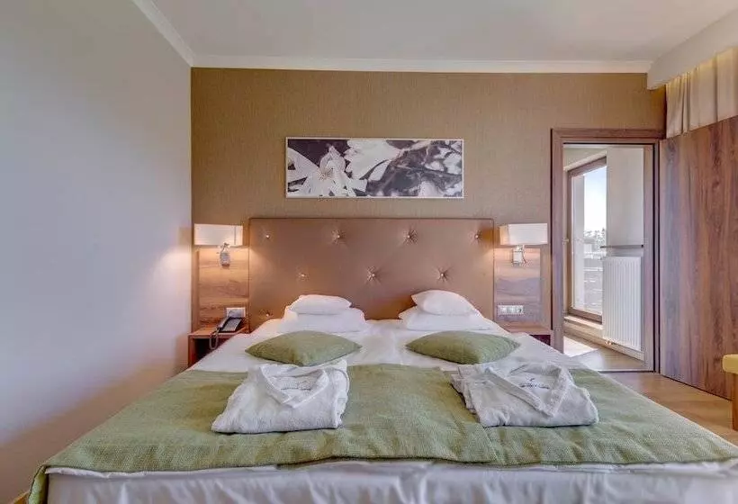 Mineral Hotel Malinowy Raj