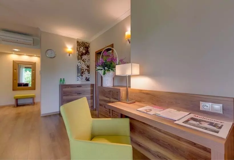 Mineral Hotel Malinowy Raj