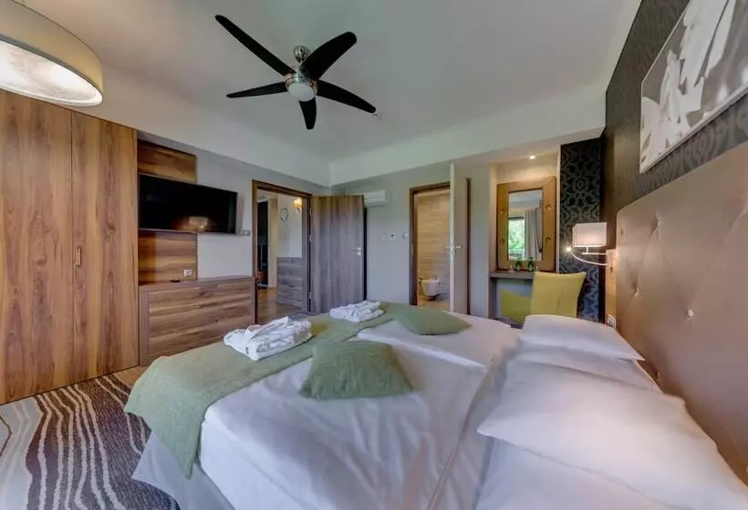 Mineral Hotel Malinowy Raj