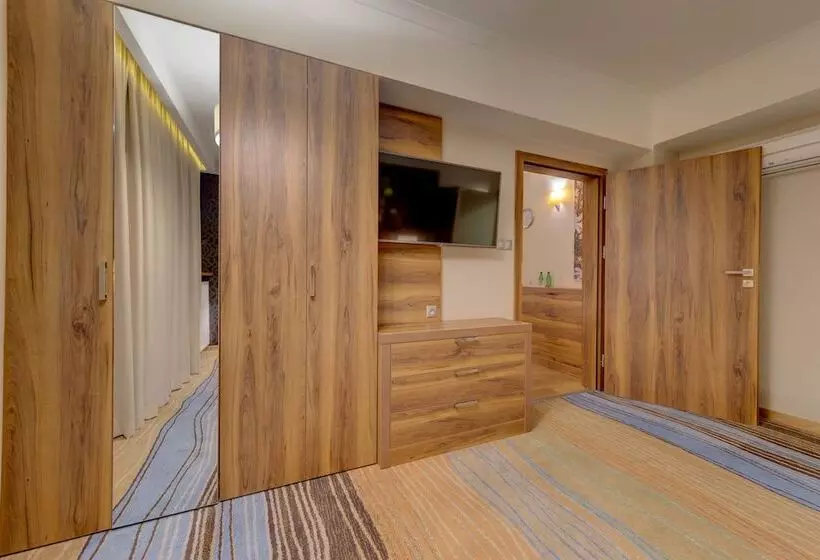 Mineral Hotel Malinowy Raj