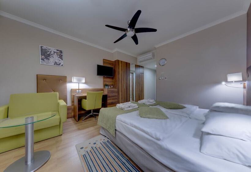 Mineral Hotel Malinowy Raj