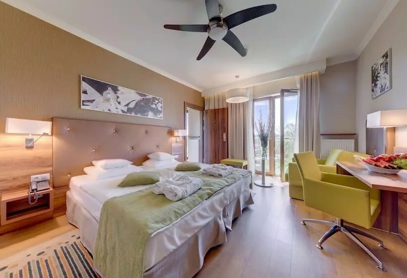 Mineral Hotel Malinowy Raj