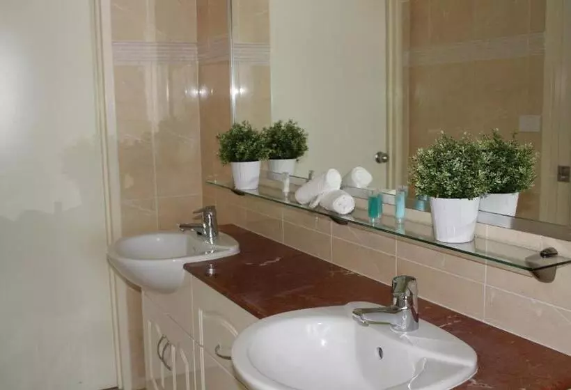 The Boathouse Resort Luxury Apartments