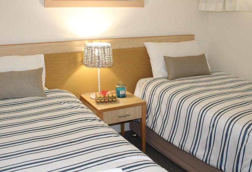 The Boathouse Resort Luxury Apartments