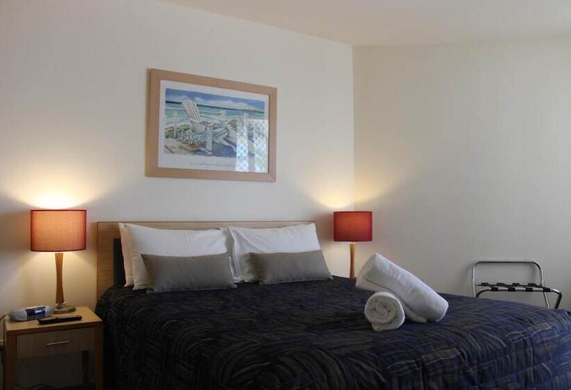 The Boathouse Resort Luxury Apartments