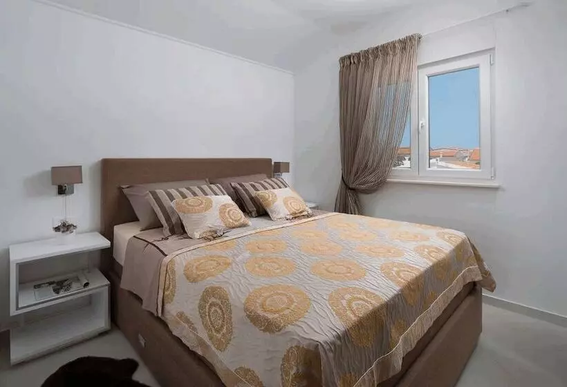 Apartments Vista Royal
