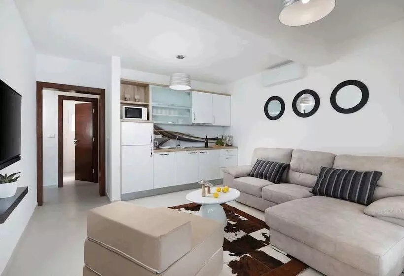 Apartments Vista Royal