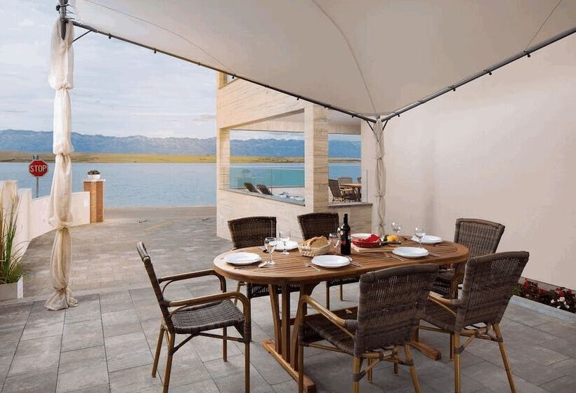 Apartments Vista Royal