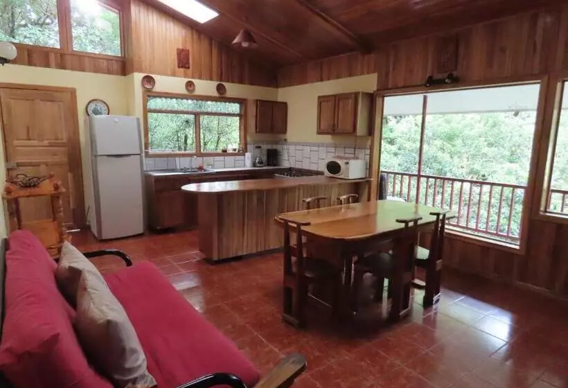 Aamiaismajoitus (B&B) Hospedaje Mariposa