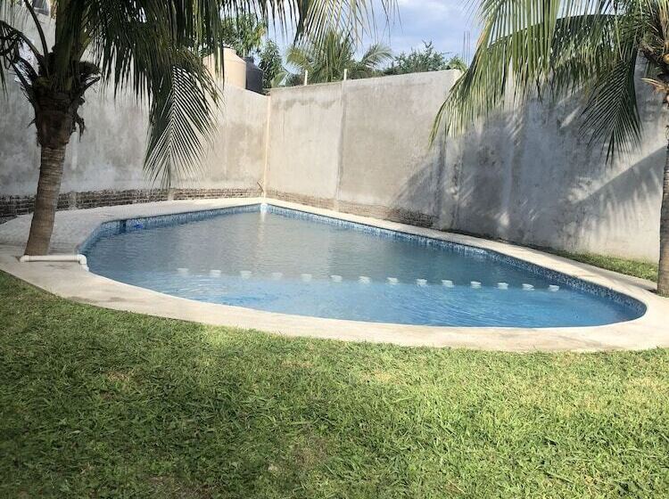 בית מלון כפרי Casa Las Lomas Hostel