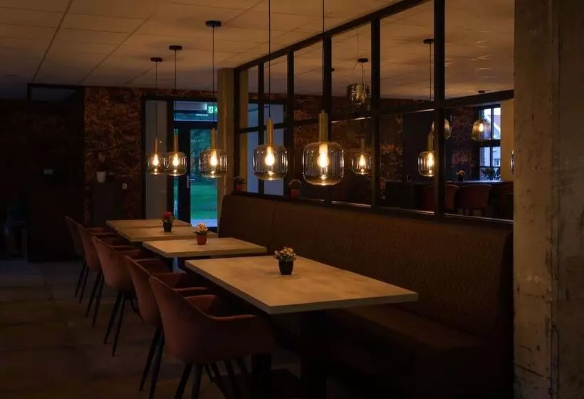 ホテル De Kastanjefabriek