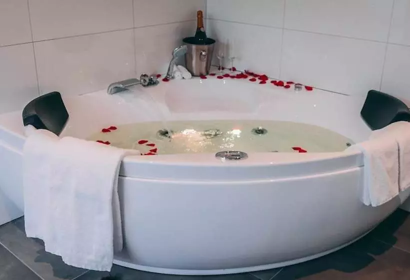 ホテル De Kastanjefabriek