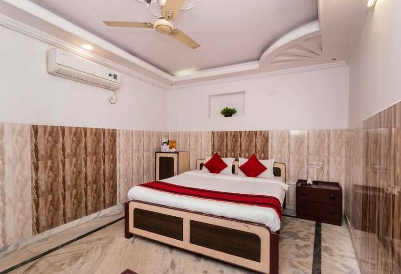 Hotel The Banquet By Oyo Rooms