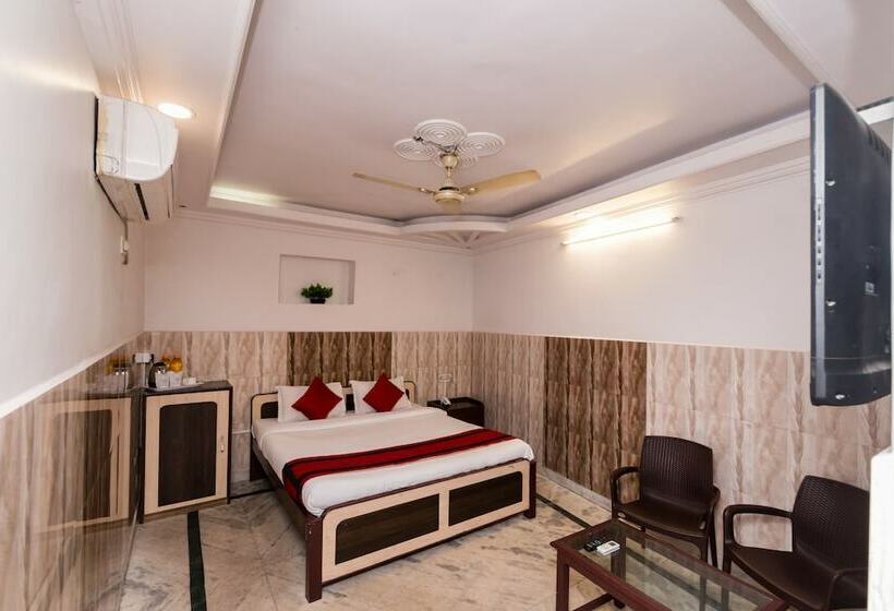 Hotel The Banquet By Oyo Rooms