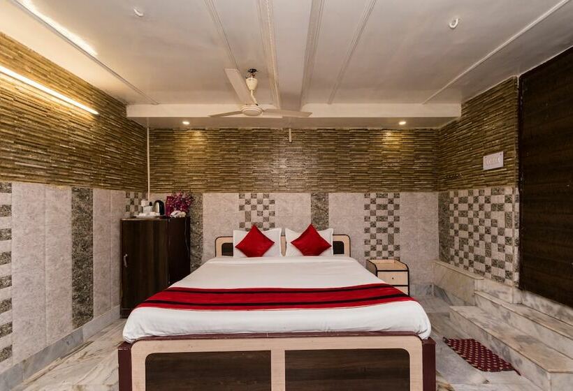 Hotel The Banquet By Oyo Rooms