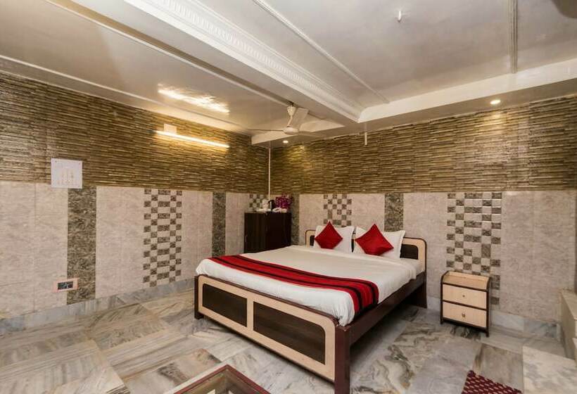 Hotel The Banquet By Oyo Rooms