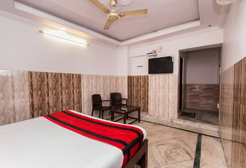 Hotel The Banquet By Oyo Rooms