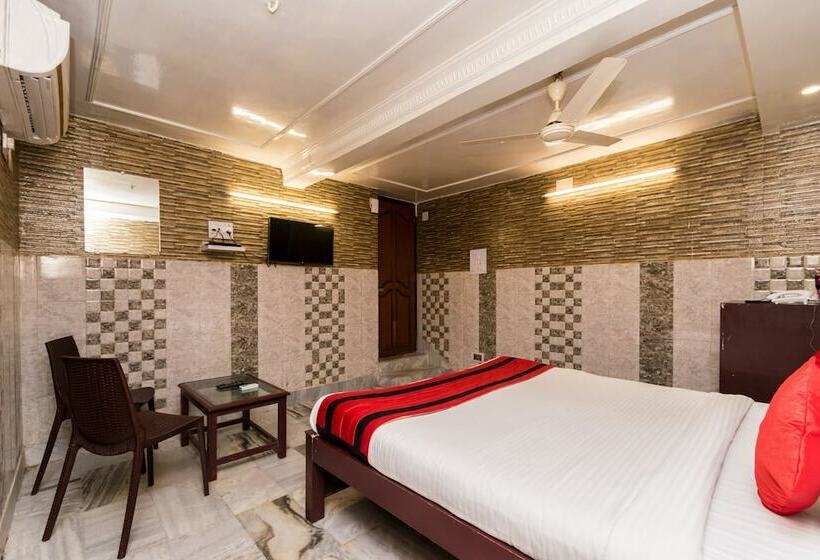 Hotel The Banquet By Oyo Rooms