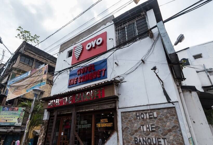 Hotel The Banquet By Oyo Rooms