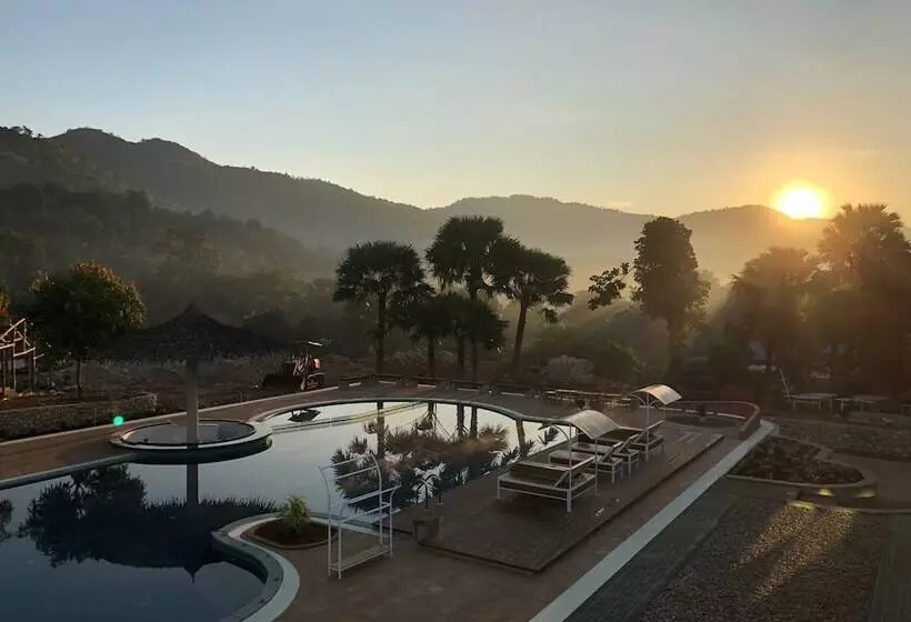 هتل The Eternity Resort
