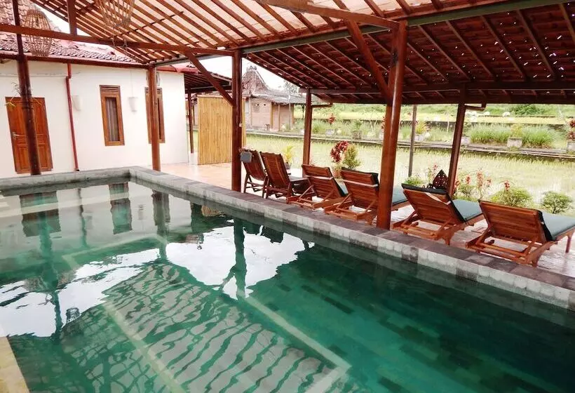 Majatalo Alamanda Family Villas & Pool