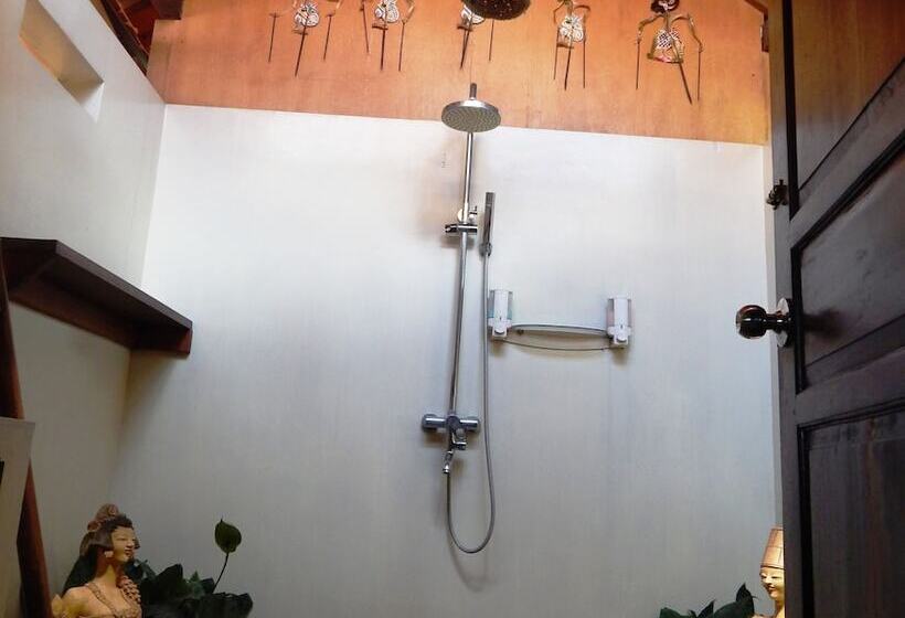 פנסיון Alamanda Family Villas & Pool