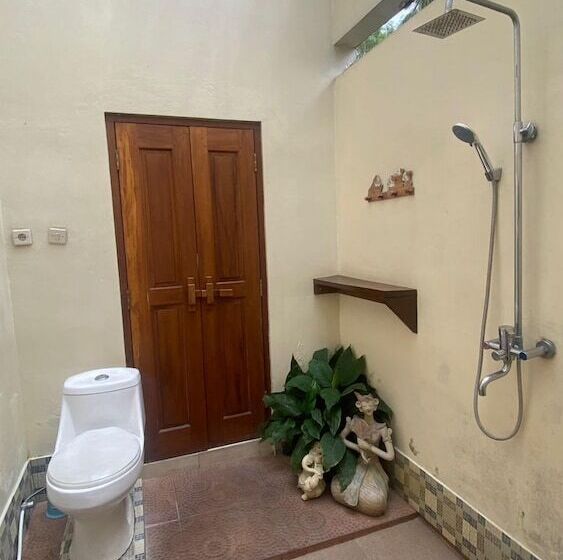 פנסיון Alamanda Family Villas & Pool