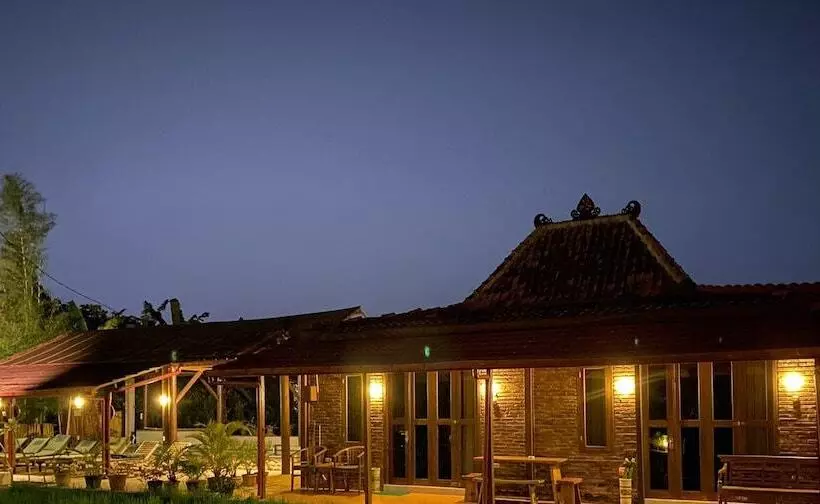 Majatalo Alamanda Family Villas & Pool