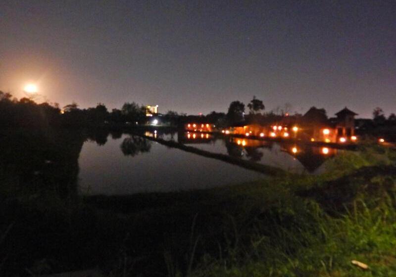 פנסיון Alamanda Family Villas & Pool