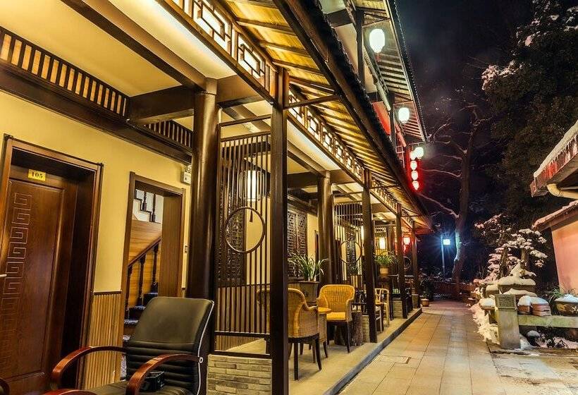 פנסיון Ftys Hostel