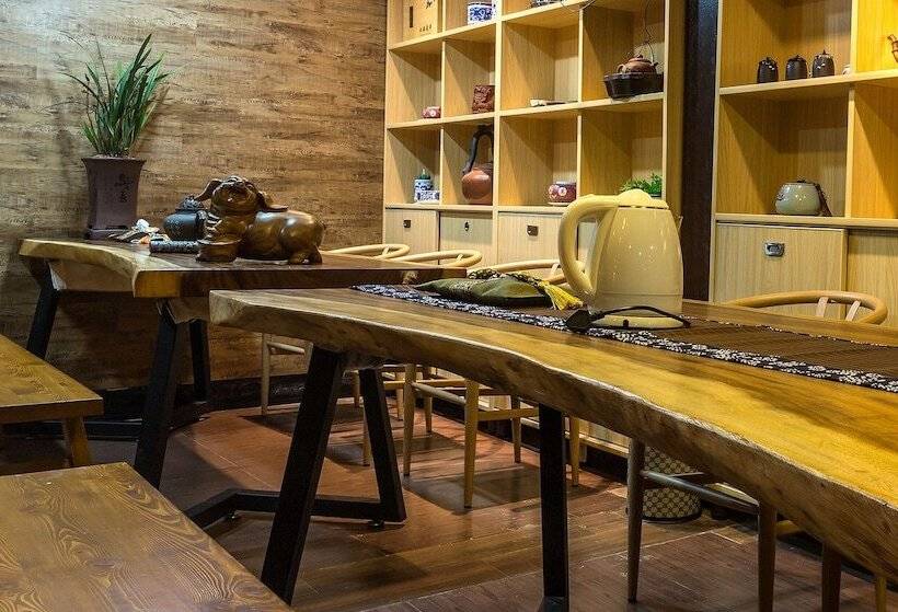 פנסיון Ftys Hostel