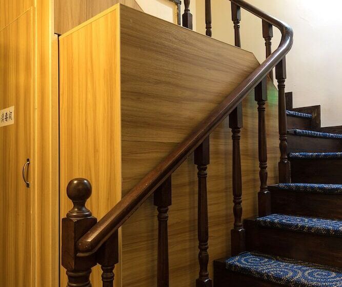 פנסיון Ftys Hostel