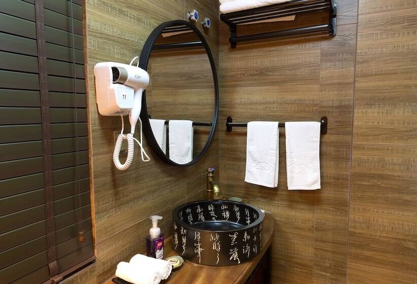 פנסיון Ftys Hostel