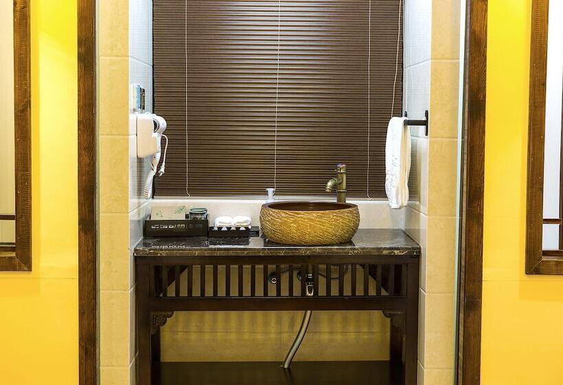 פנסיון Ftys Hostel