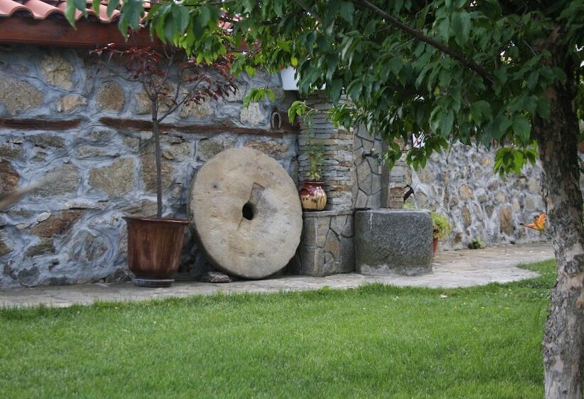 פנסיון Iliikova House