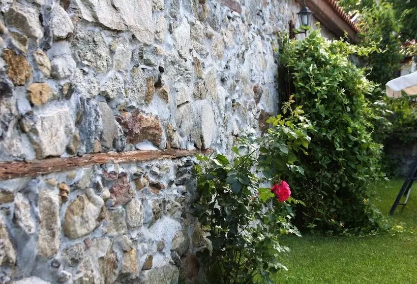 ペンション Iliikova House