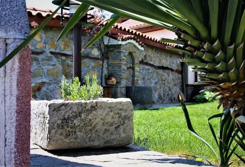 ペンション Iliikova House