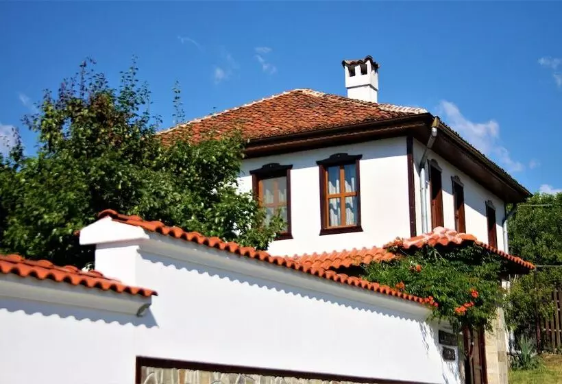 ペンション Iliikova House