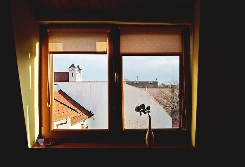 פנסיון Penzión Tavel