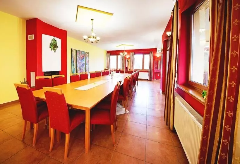 ペンション Penzión Tavel