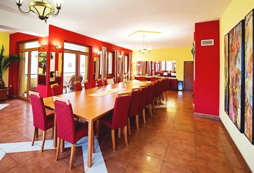 פנסיון Penzión Tavel